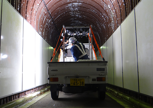 写真：狭小トンネル